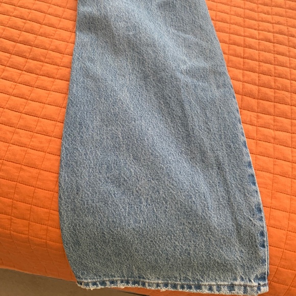 WOMEN' S LEVIS BAGGY- What a steal! - Picture 4 of 4